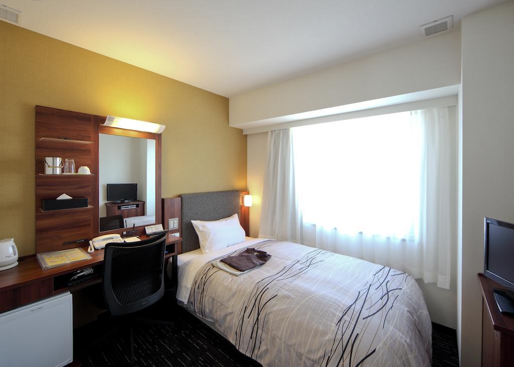 Tsuruga Manten Hotel Ekimae Kamer foto